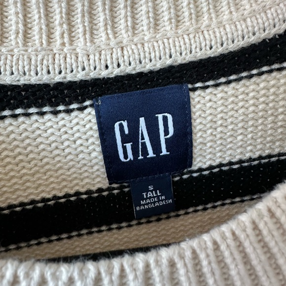 GAP 24/7 Split-Hem Crewneck Sweater - Picture 2 of 8